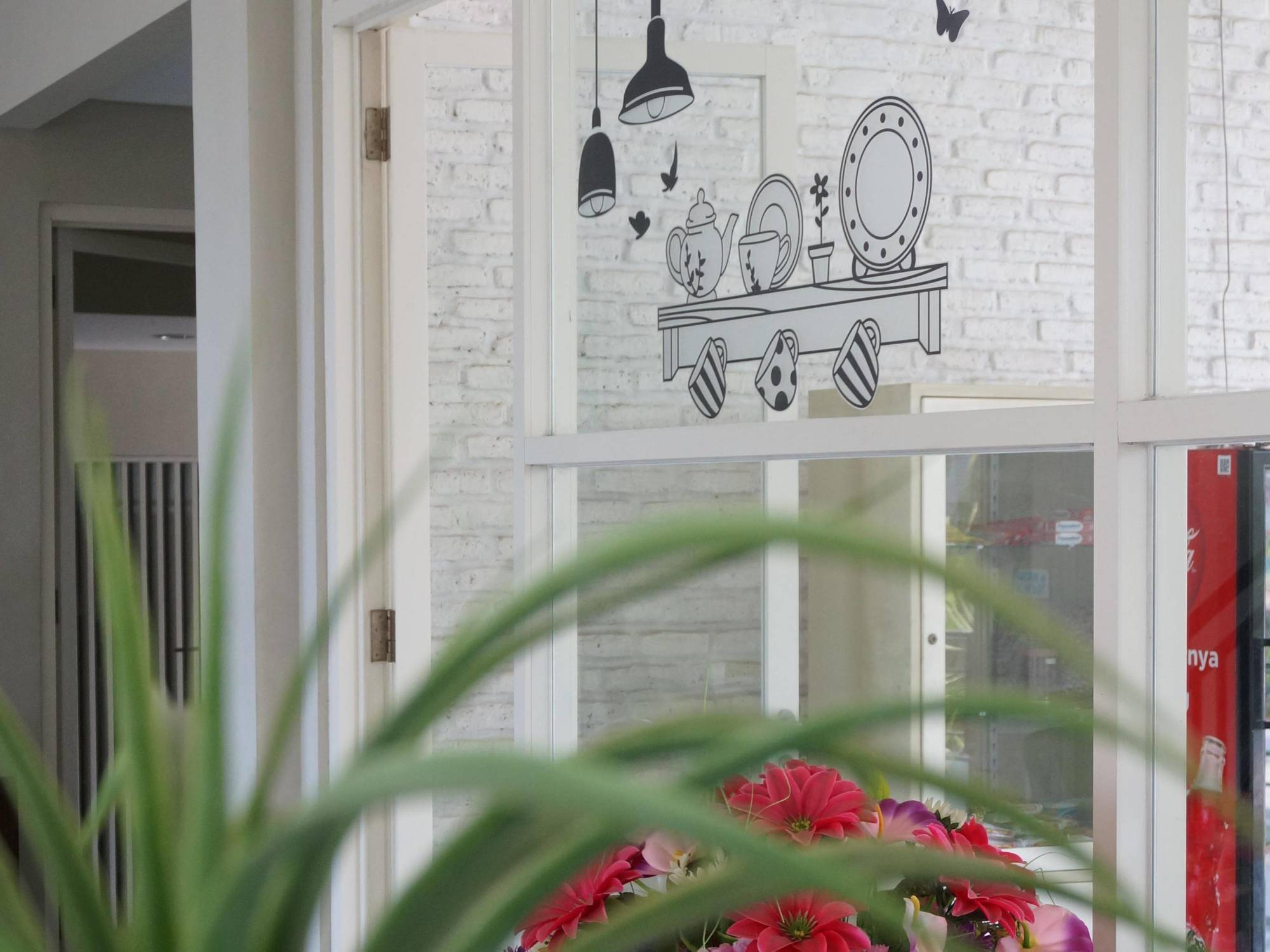 Rumah Cassa Guest House Surabaya Buitenkant foto